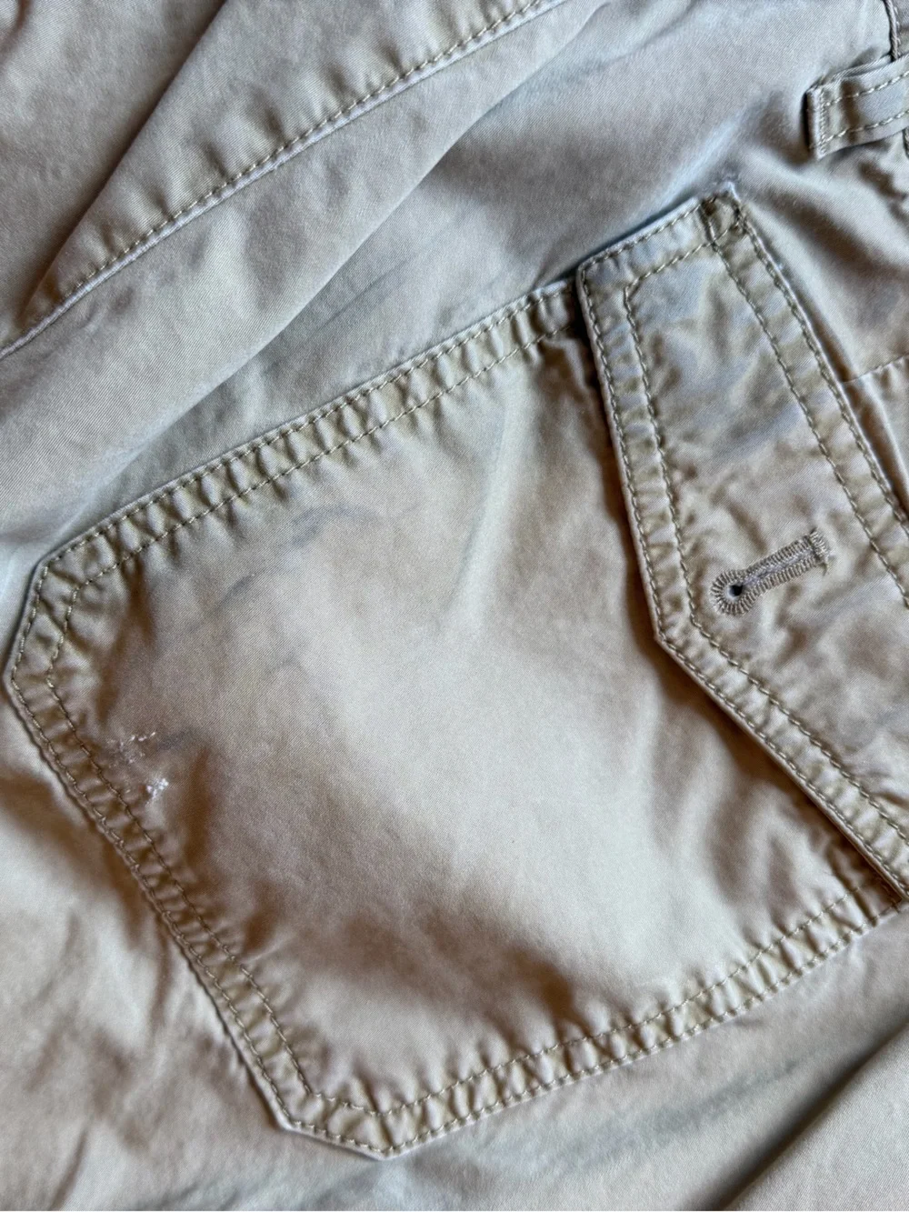 Banana Republic Men's Cargo Pants in Tan